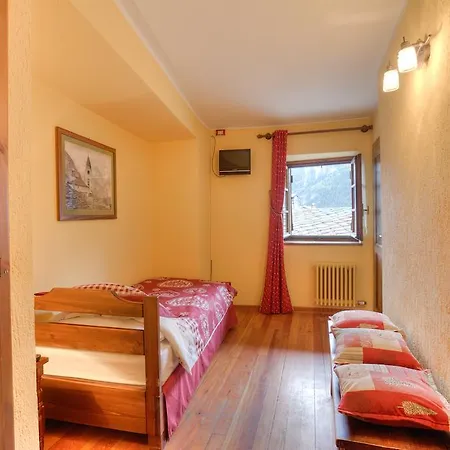 Apart Otel Cav Emile Rey 3*